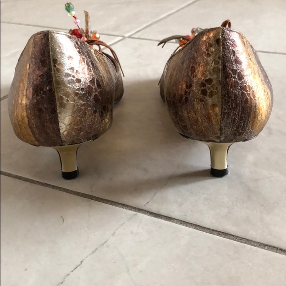 Bronze peep toe kitten heel pumps - Picture 5 of 8